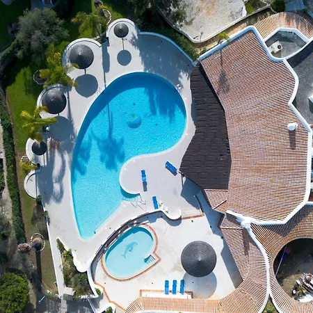 Coastal Retreat With Pool And Access By Drago