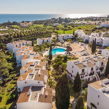 Coastal Retreat With Pool And Access By Drago *