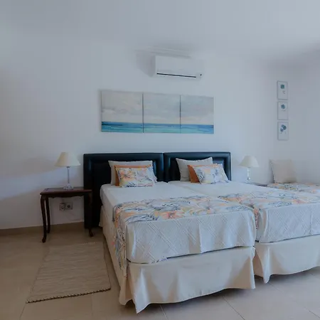 Apartamento Coastal Retreat With Pool And Access By Drago