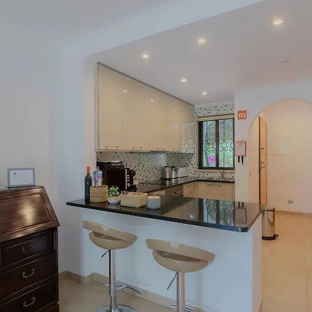 Coastal Retreat With Pool And Access By Drago Διαμέρισμα